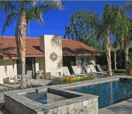 פאלם ספרינגס Triangle Inn Clothing Optional Resort For Men מראה חיצוני תמונה
