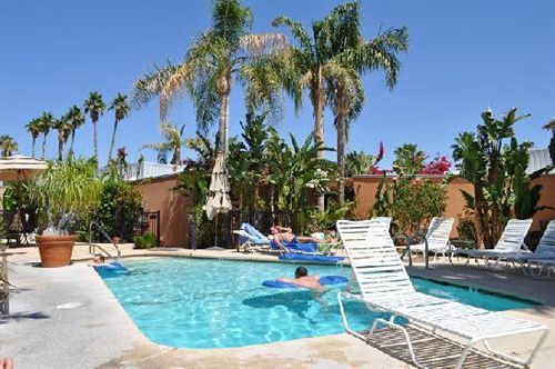 פאלם ספרינגס Triangle Inn Clothing Optional Resort For Men מראה חיצוני תמונה